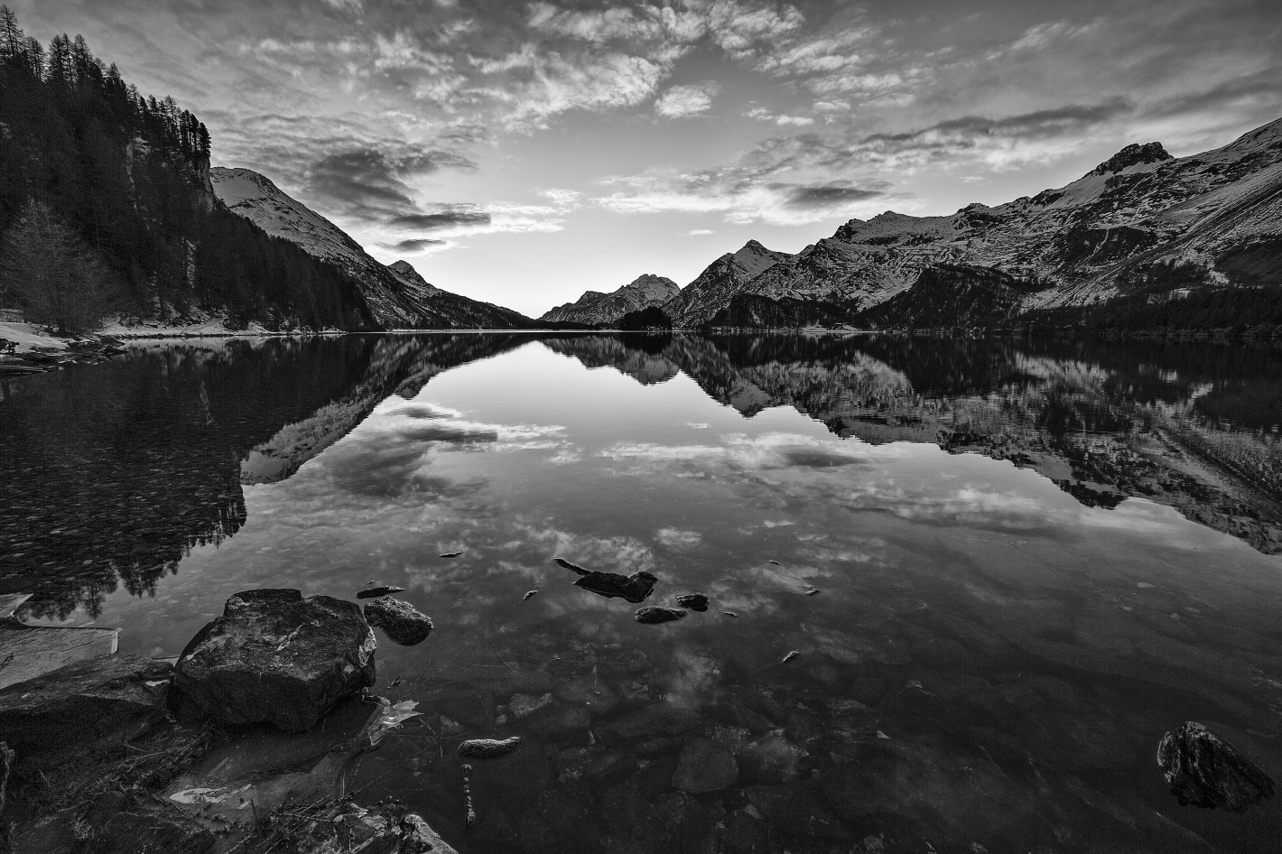 Berglandschaft an einem See
